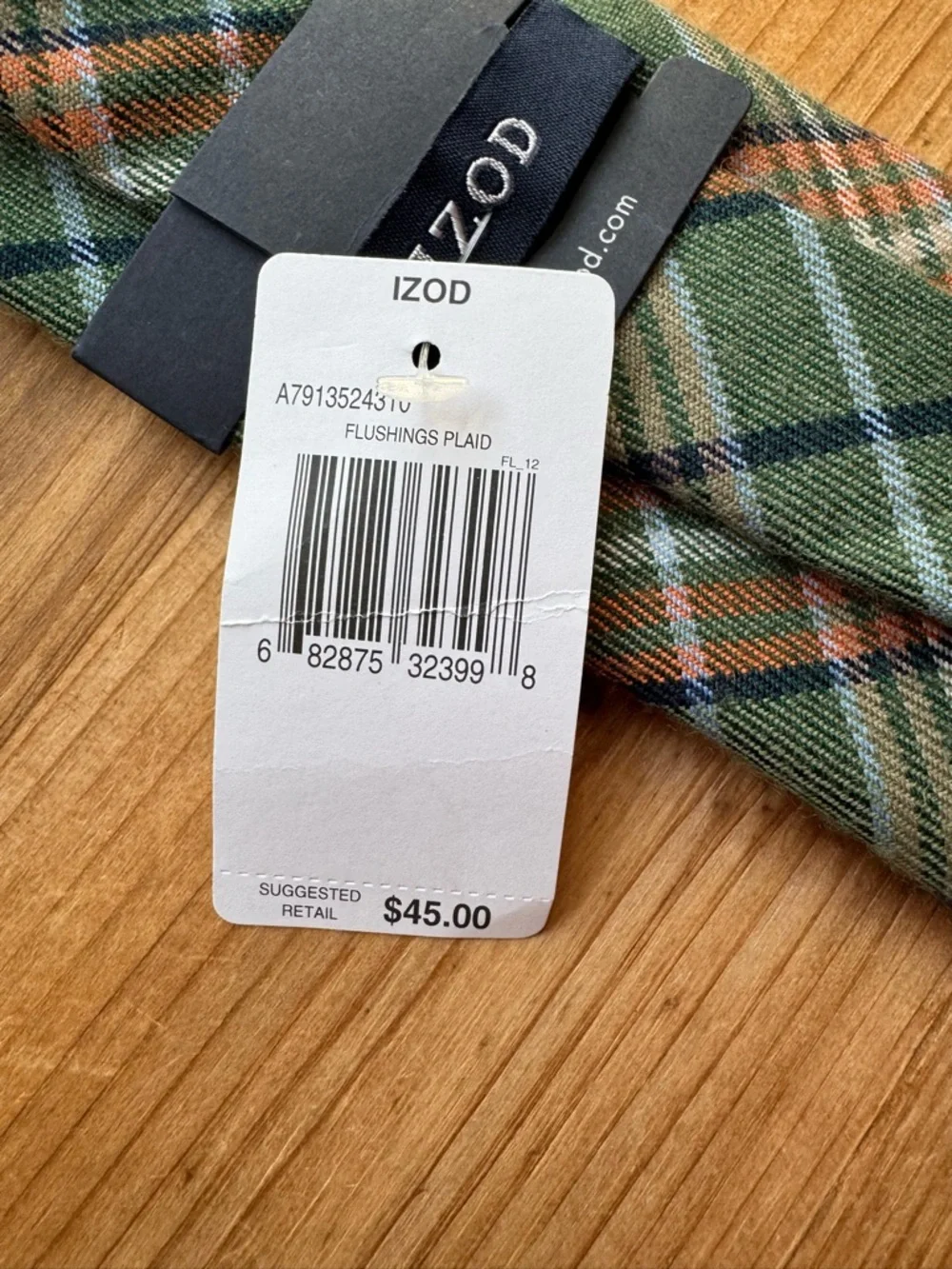 NWT IZOD Men’s Plaid Necktie